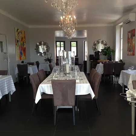 La Cigale Hotel