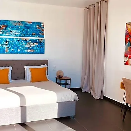 La Cigale Hotel