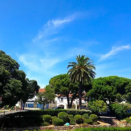 La Cigale Hotel